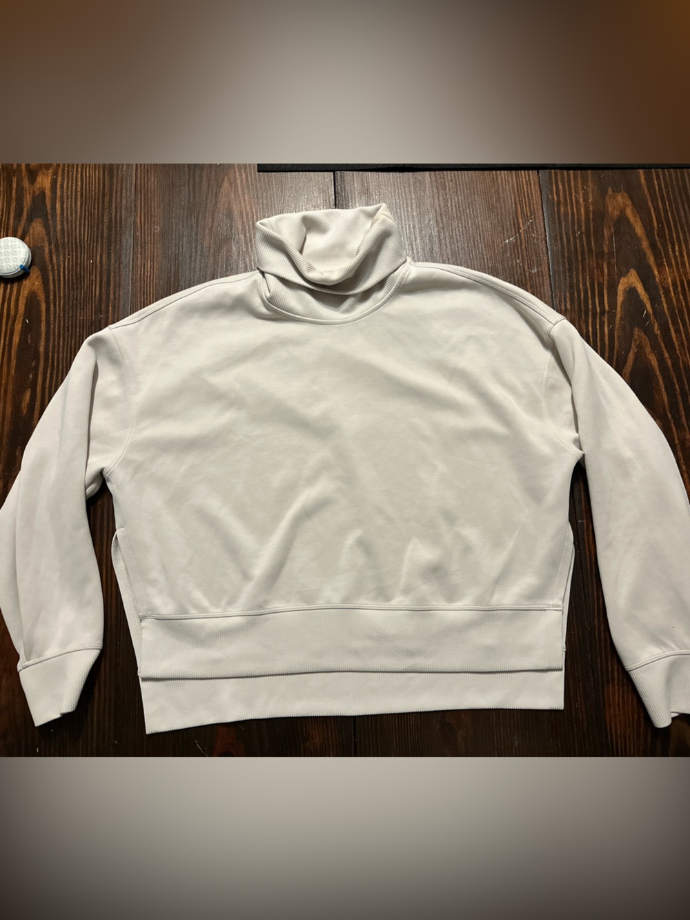 Lululemon Women’s Softstream turtleneck pullover sweatshirt size 6